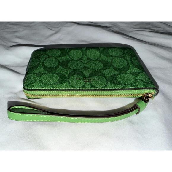 Coach Corner Zip Wristlet In Signature Canvas Neon Green - Picture 4 of 6